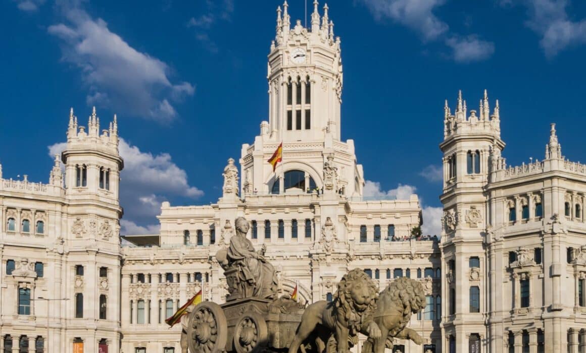 Descubre cómo funciona la bolsa interinos auxiliar administrativo Ayuntamiento de Madrid y accede a empleo público temporal